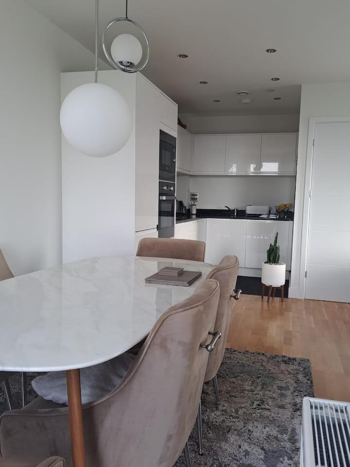 Cozy Double Room With Large En Suite Near Canary Wharf London With Amazing Views In A Shared Apartment Zewnętrze zdjęcie