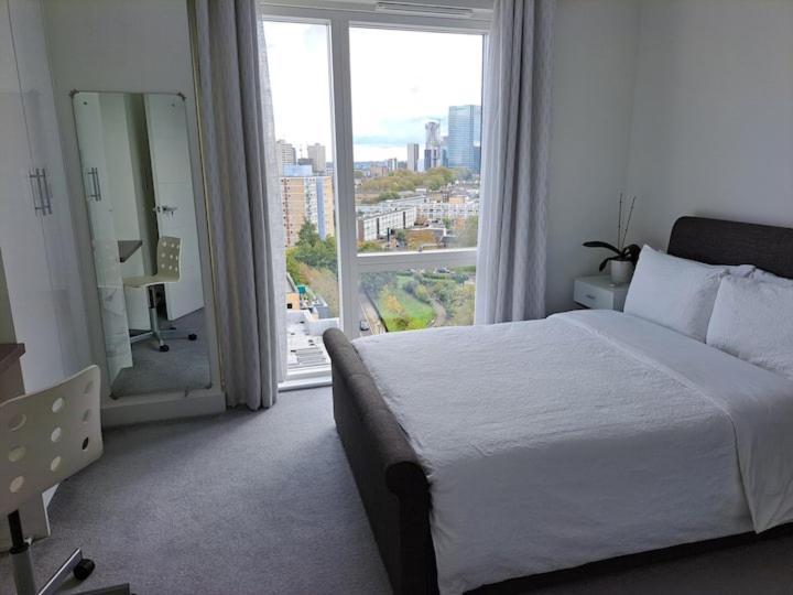 Cozy Double Room With Large En Suite Near Canary Wharf London With Amazing Views In A Shared Apartment Zewnętrze zdjęcie