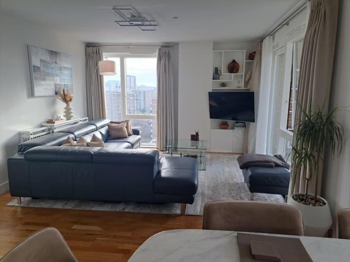 Cozy Double Room With Large En Suite Near Canary Wharf London With Amazing Views In A Shared Apartment Zewnętrze zdjęcie